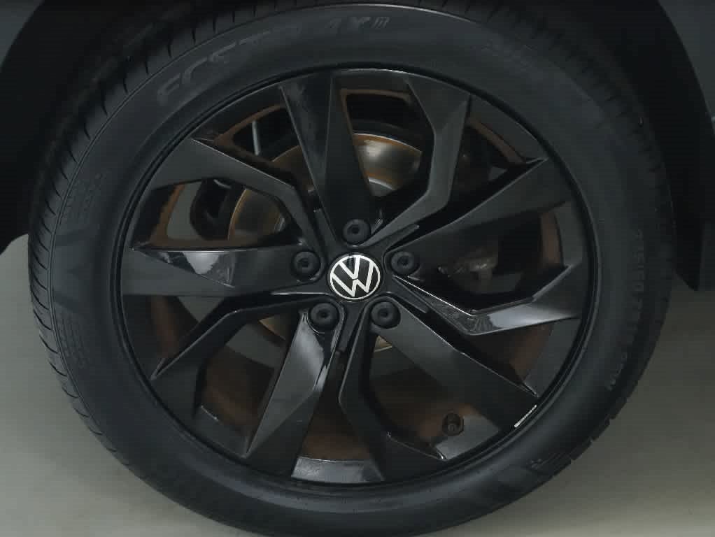 Certified 2023 Volkswagen Taos SE w/ Black Wheel Package AWD/4WD image 12