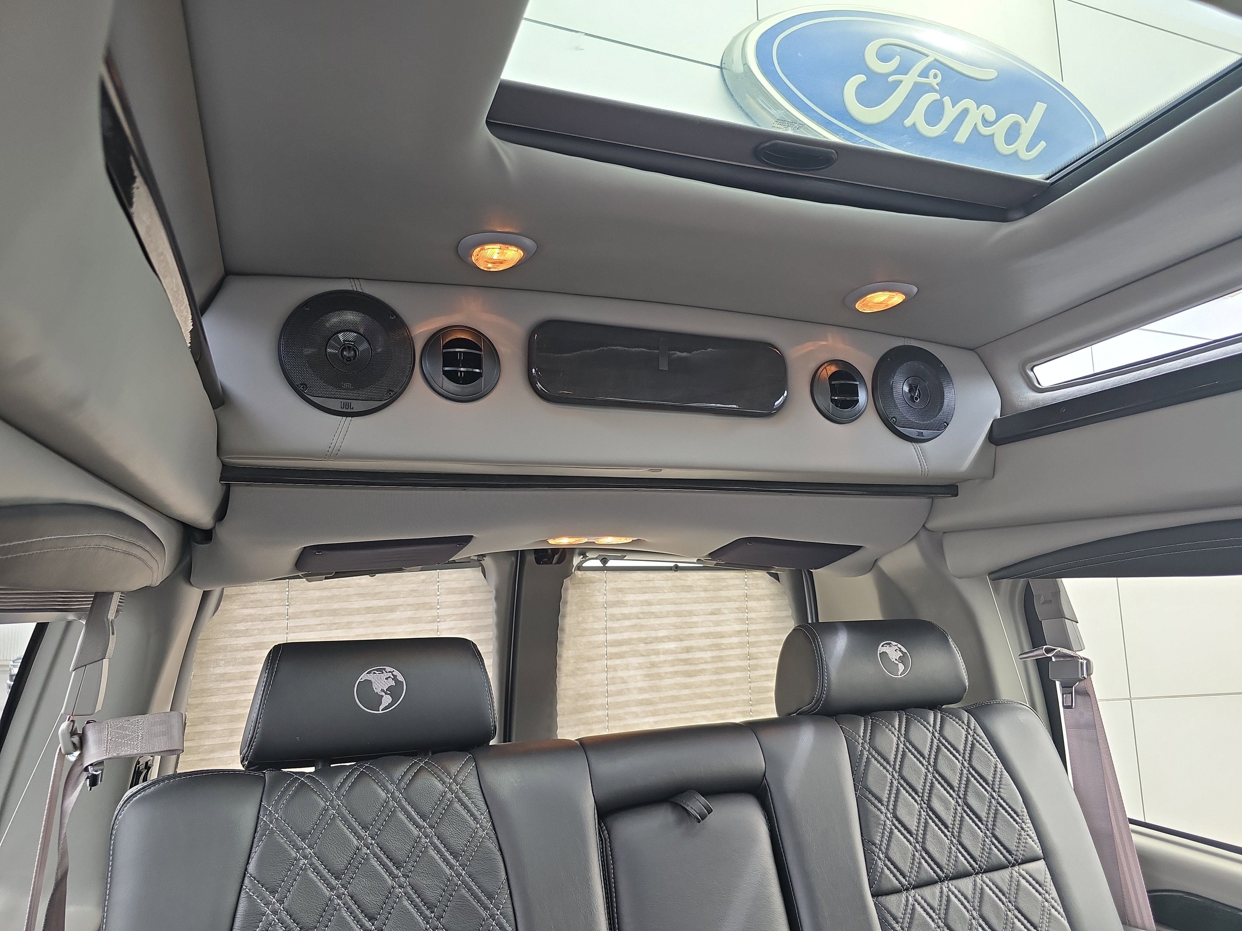 Used 2021 Chevrolet Express 2500 LS w/ Enhanced Convenience Package RWD image 22