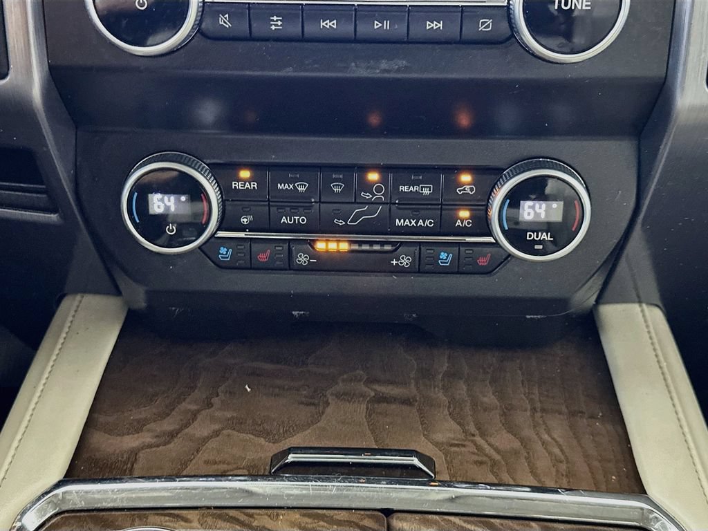Used 2019 Ford Expedition Platinum AWD/4WD image 18