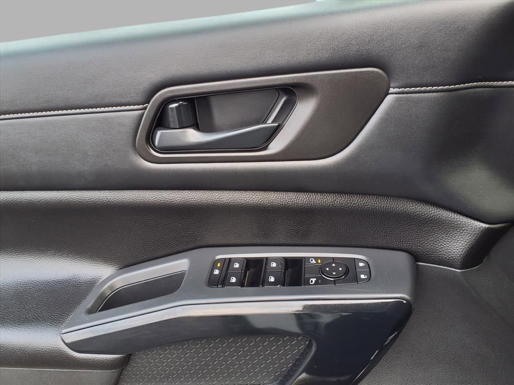 Certified 2024 Nissan Pathfinder SV image 16