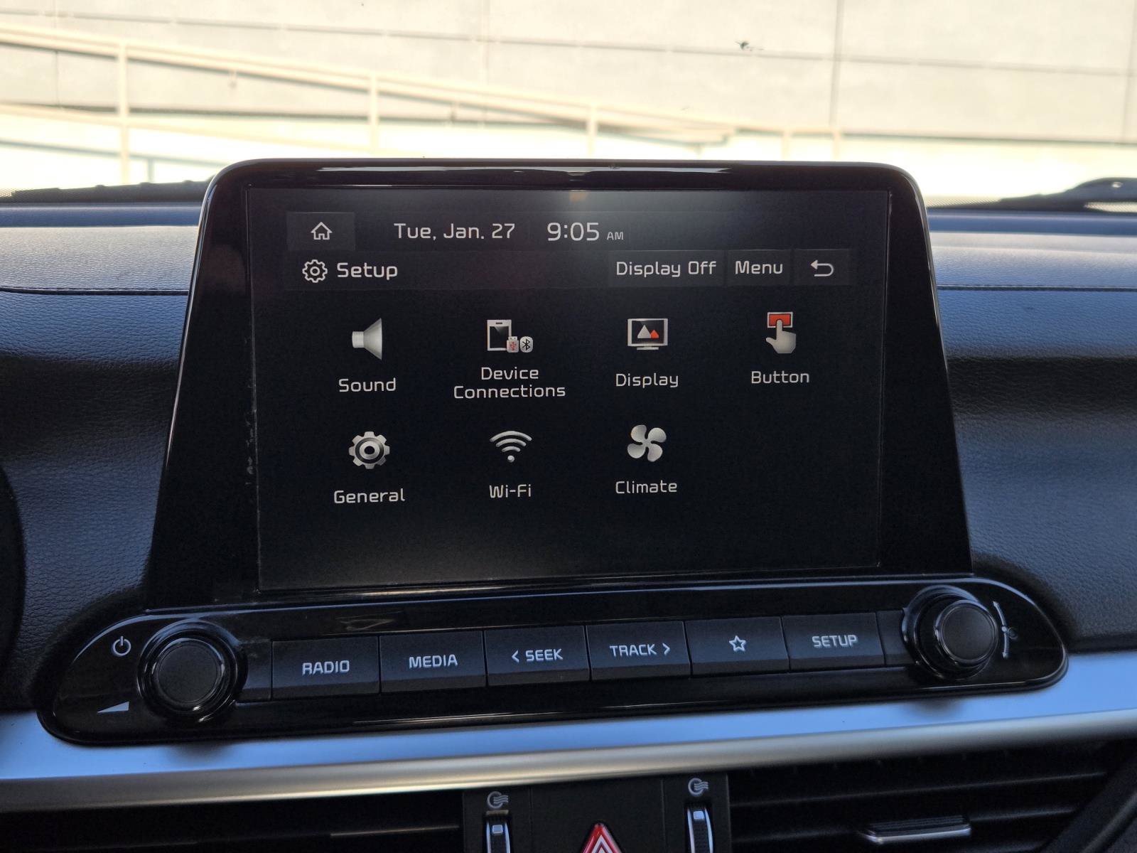 Used 2024 Kia Forte LXS w/ LXS Technology Package FWD image 7