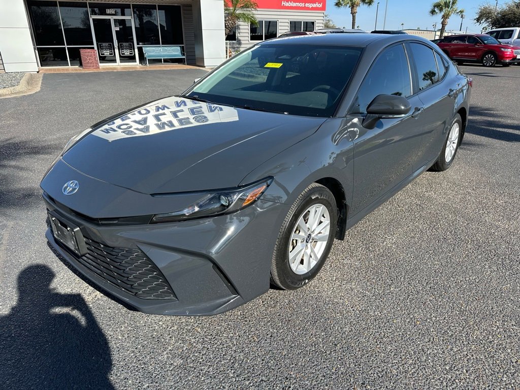 Used 2025 Toyota Camry LE w/ Convenience Package image 3
