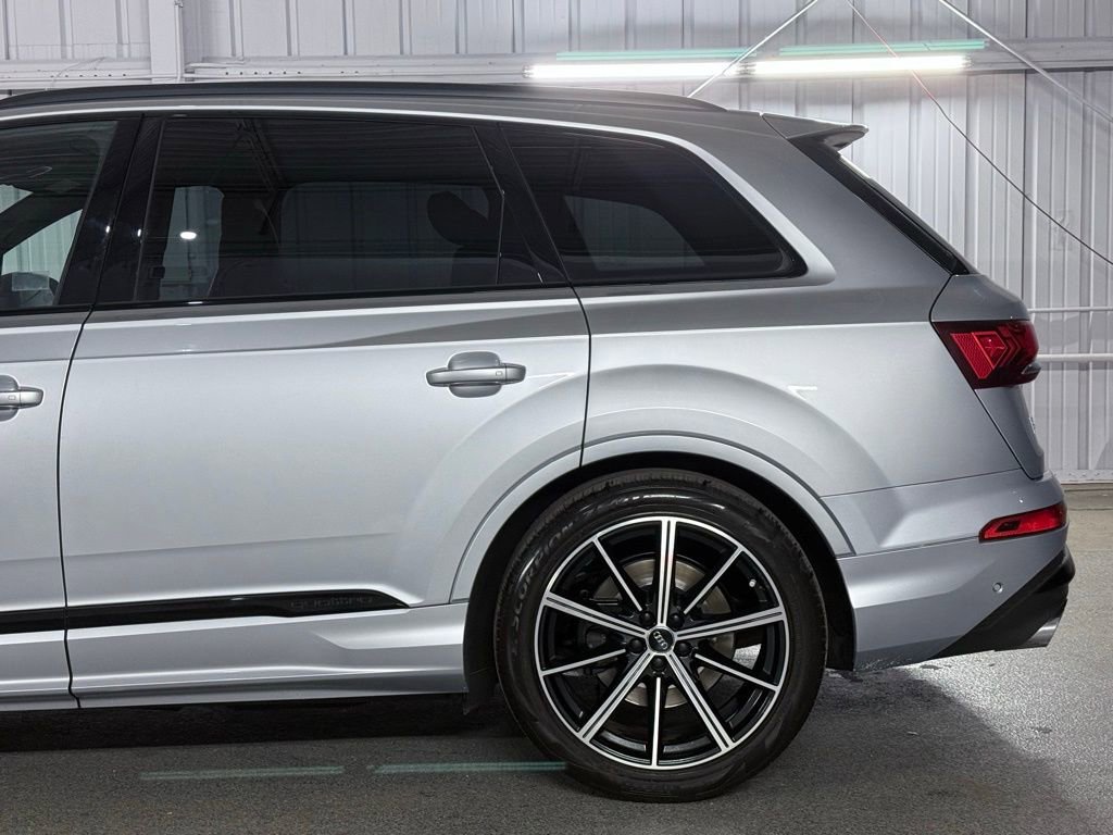 Used 2021 Audi SQ7 Premium Plus w/ Executive Package image 12