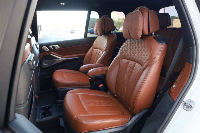 Used 2021 BMW ALPINA XB7 AWD/4WD image 21