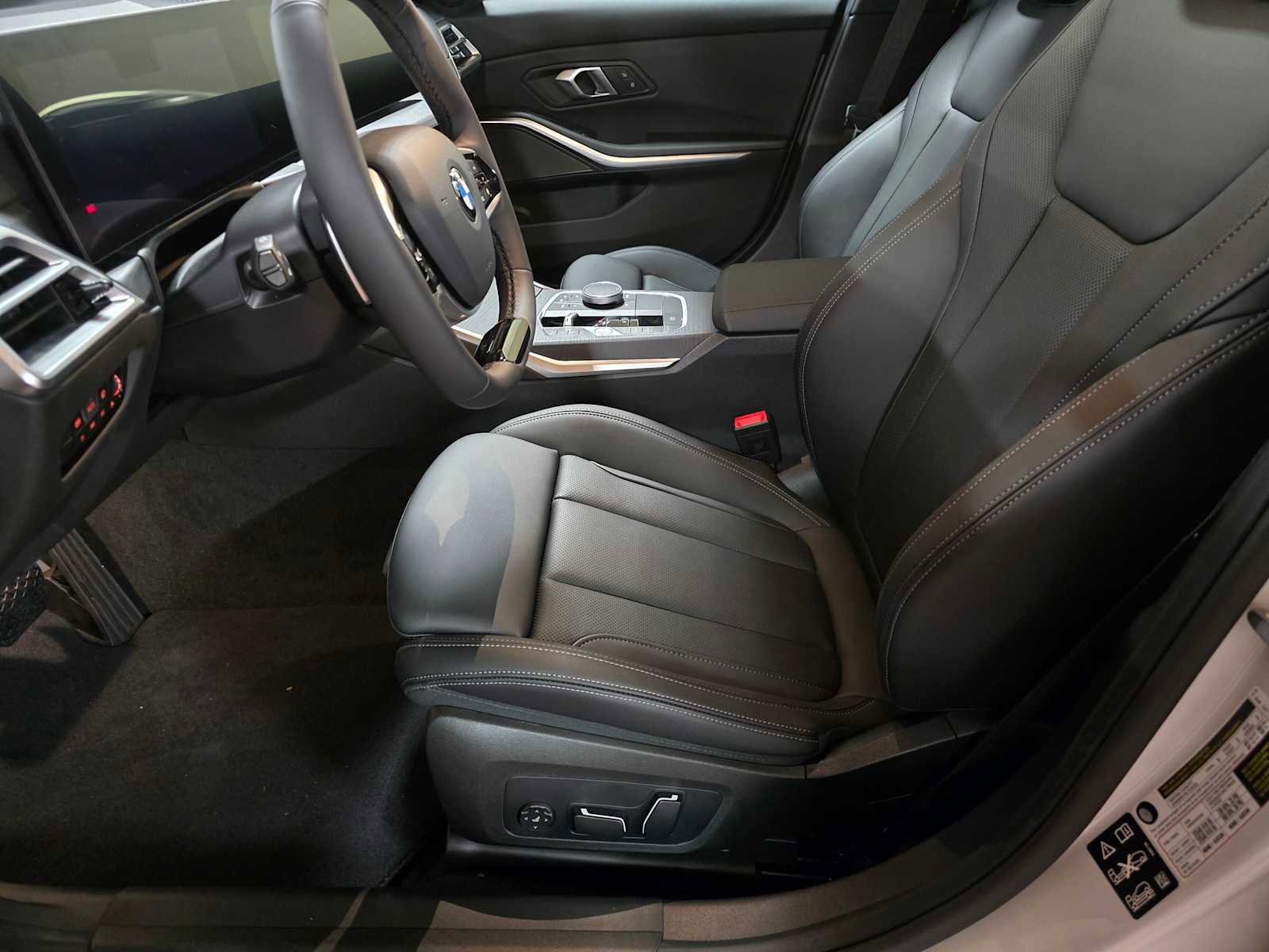 Used 2026 BMW 330i xDrive Sedan w/ Premium Package image 23