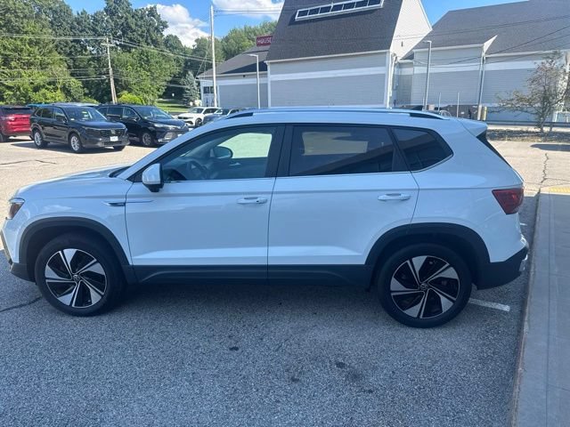 Certified 2023 Volkswagen Taos SE w/ Panoramic Sunroof Package AWD/4WD image 7