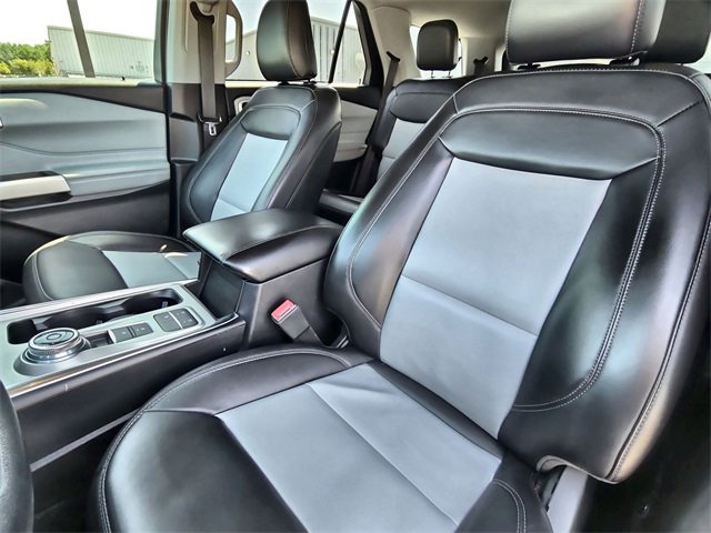 Used 2022 Ford Explorer XLT w/ Equipment Group 202A image 20