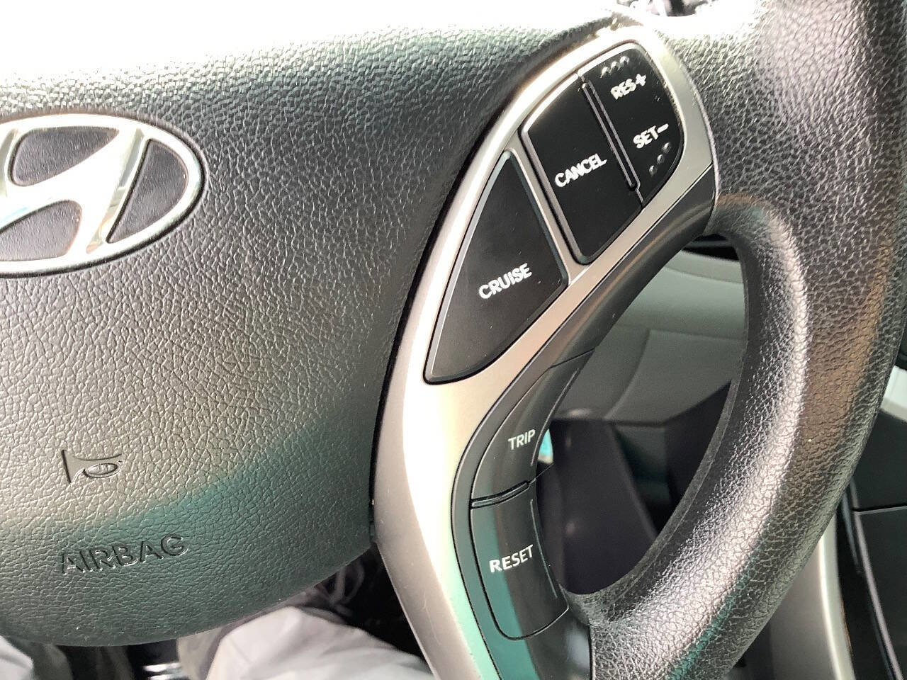 Used 2013 Hyundai Elantra GLS w/ Preferred Pkg FWD image 41