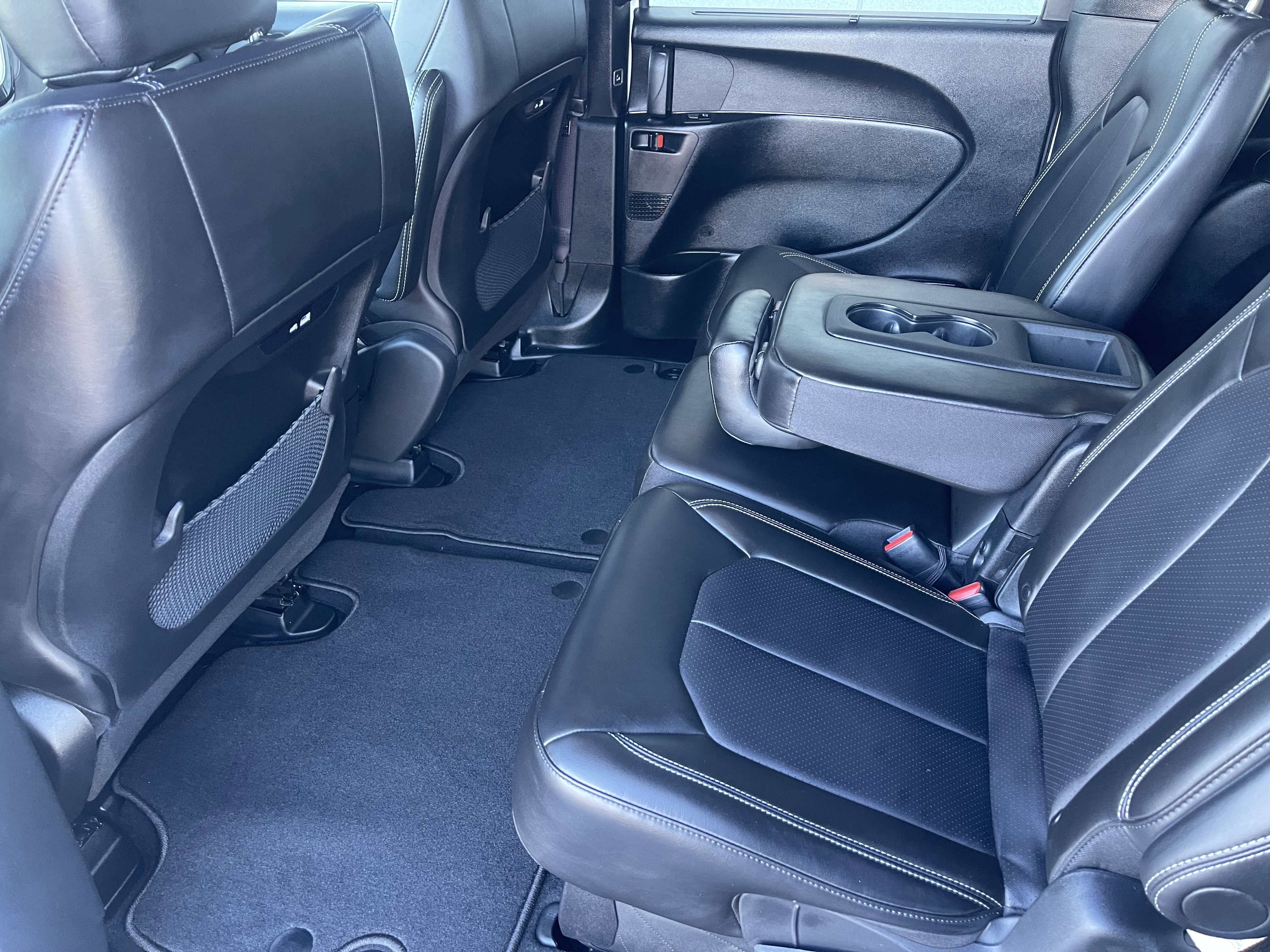 New 2026 Chrysler Pacifica Select FWD image 19