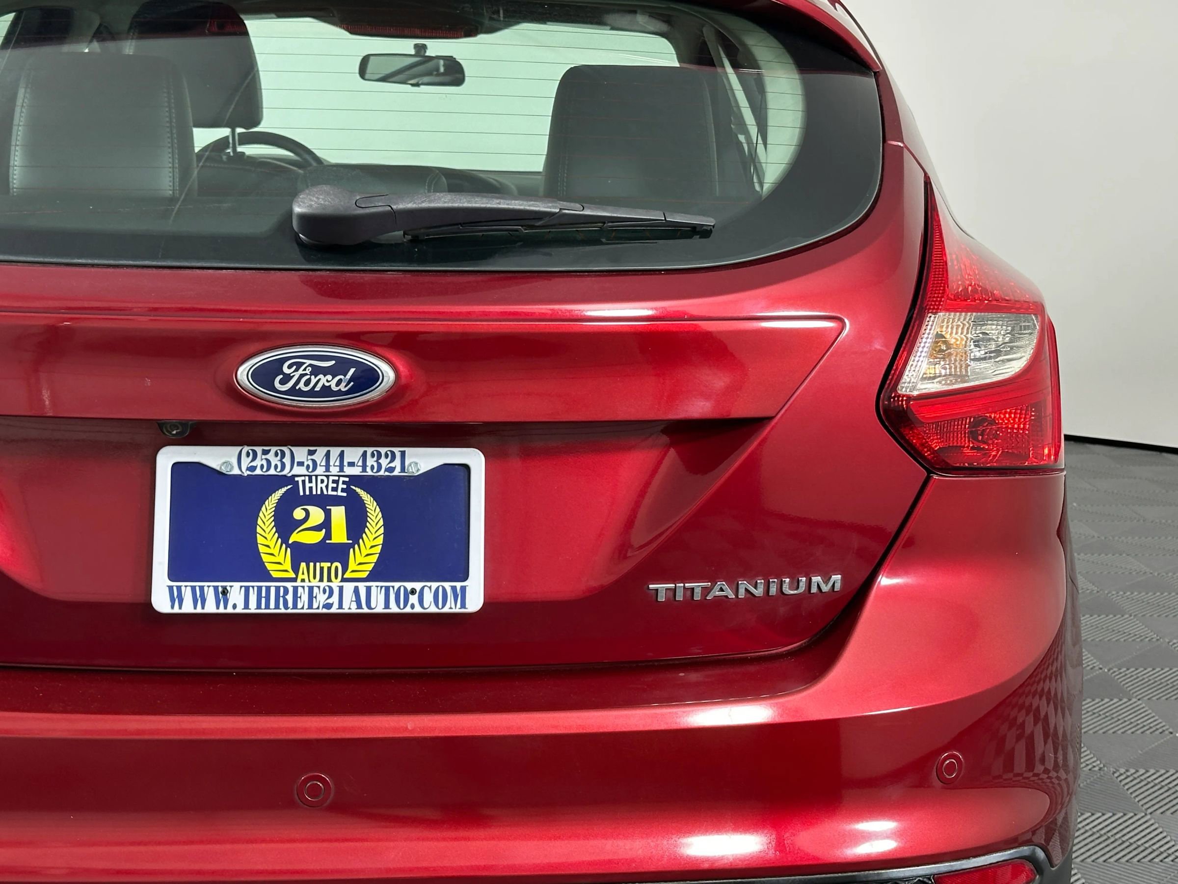 Used 2013 Ford Focus Titanium FWD image 11