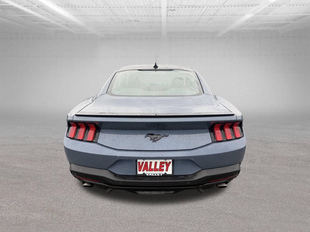 Used 2025 Ford Mustang Coupe RWD image 7