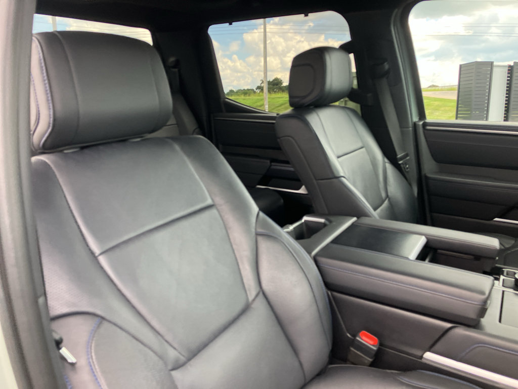 Used 2025 Toyota Tundra Platinum AWD/4WD image 23