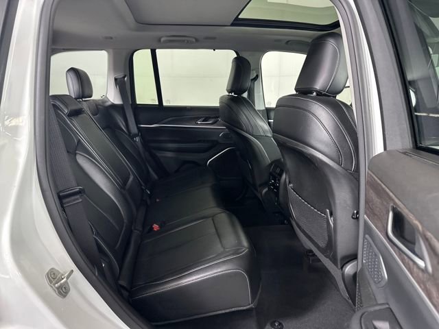 Used 2023 Jeep Grand Cherokee 4WD 4xe w/ Luxury Tech Group II image 27