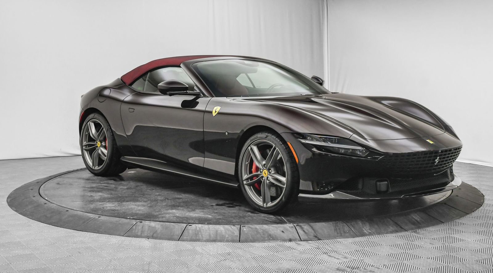 Used 2024 Ferrari Roma Spider image 61