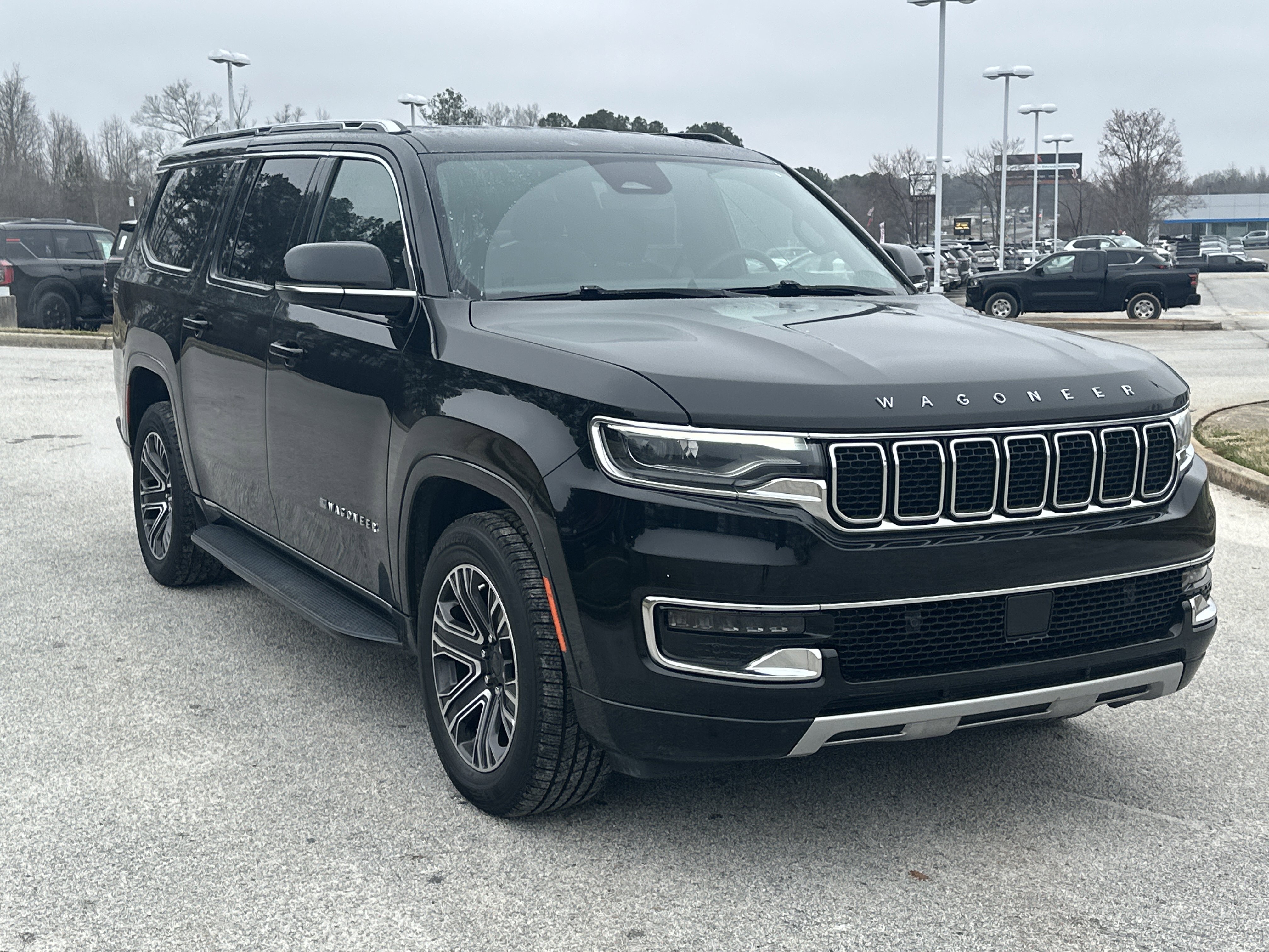 Used 2024 Jeep Wagoneer L Series II image 3