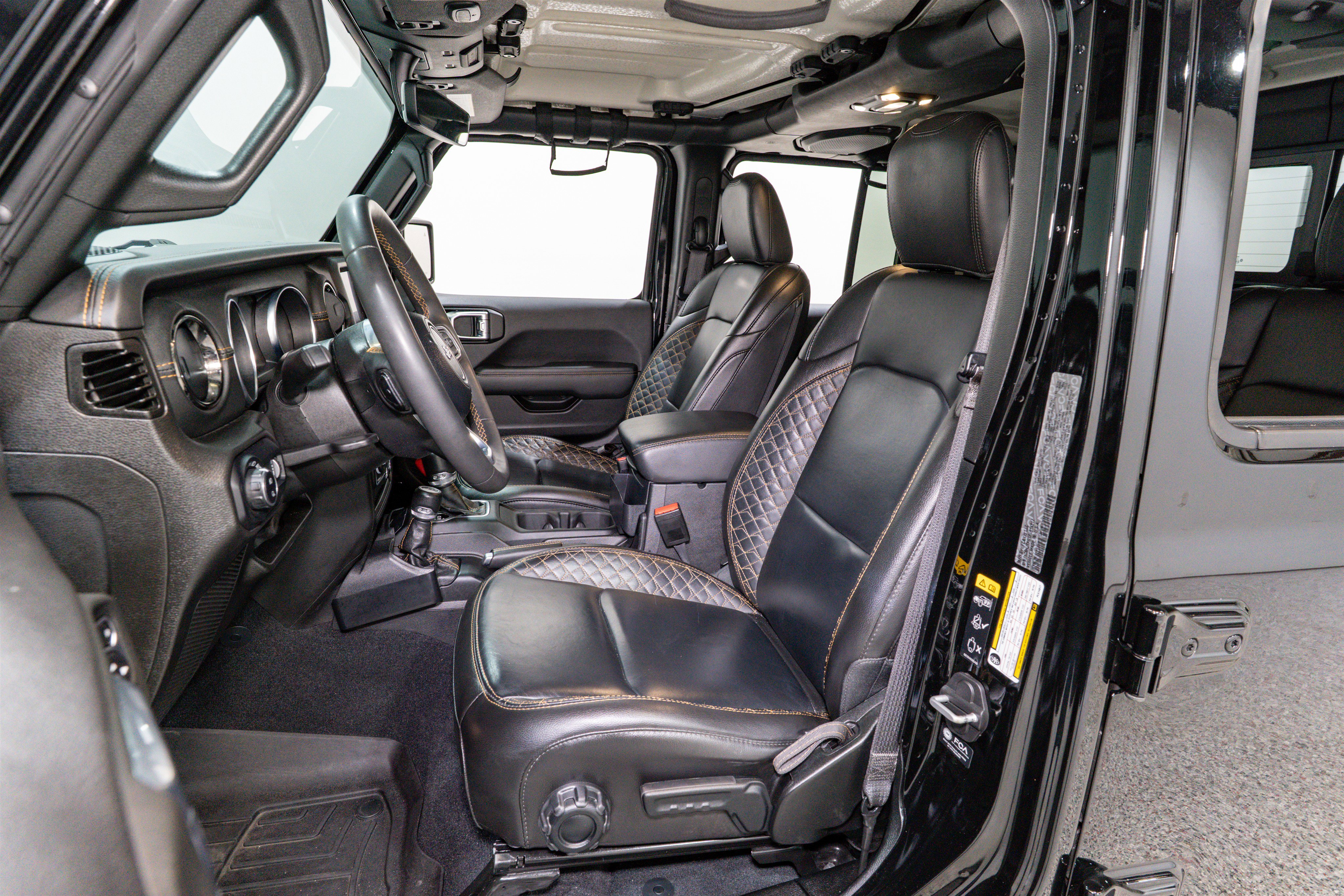 Used 2023 Jeep Gladiator Overland AWD/4WD image 17