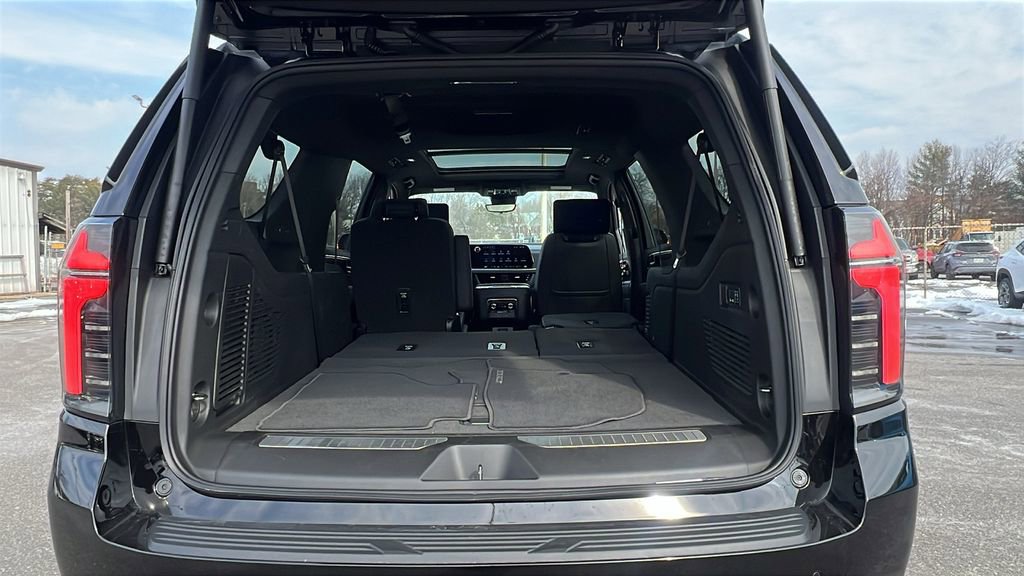 New 2026 Chevrolet Suburban High Country image 14