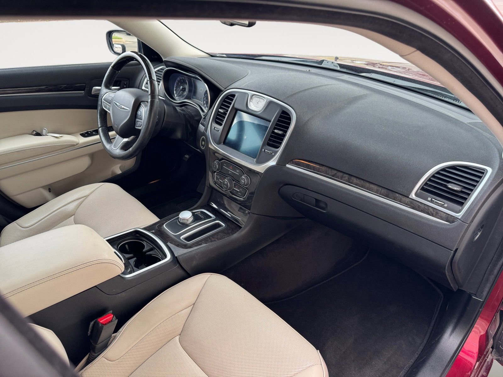 Used 2018 Chrysler 300 Limited w/ Harman/Kardon Audio Group image 15