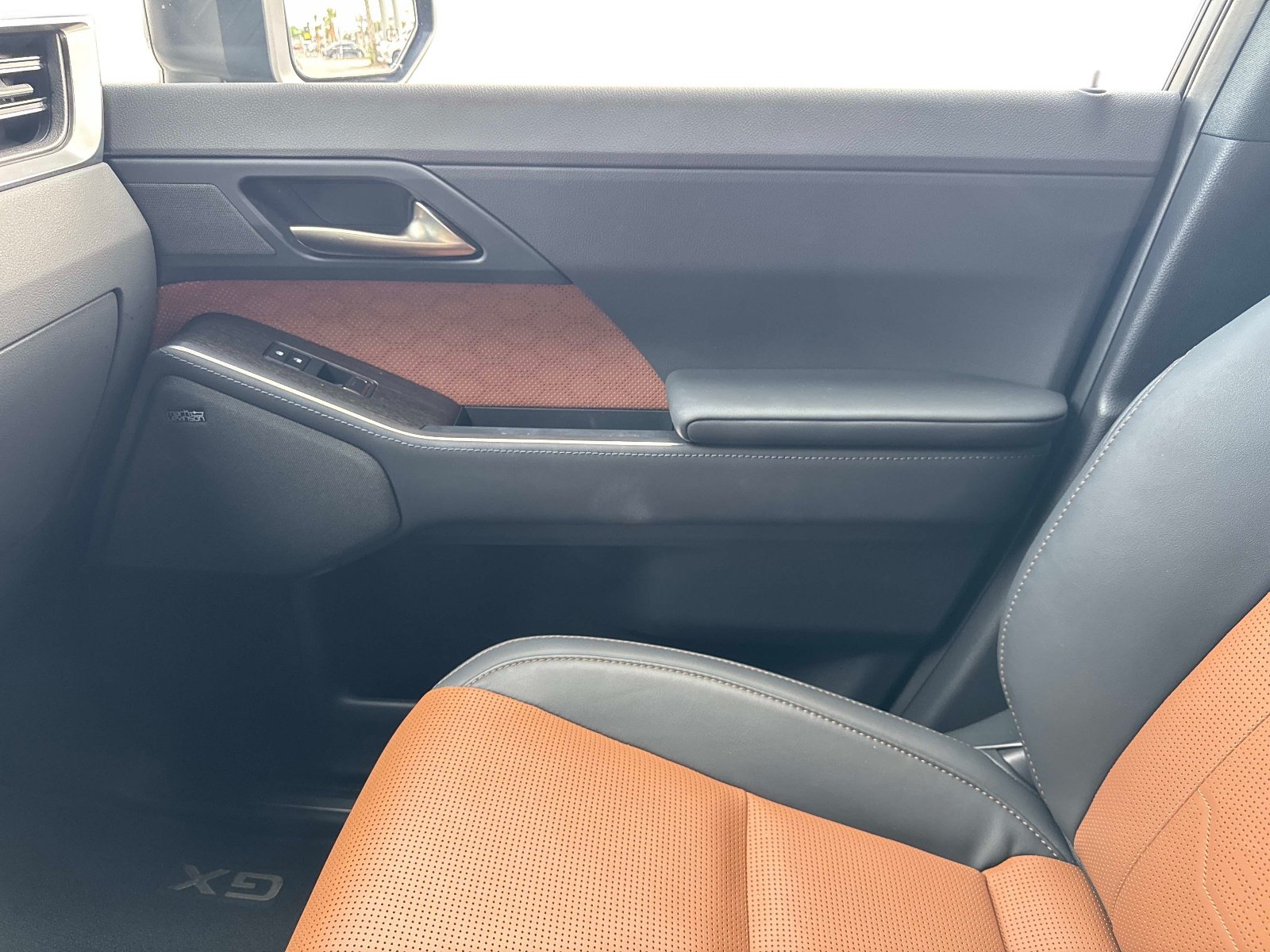 Used 2024 Lexus GX 550 w/ Accessory Package (Z1) AWD/4WD image 25
