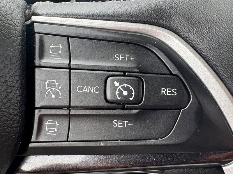 Used 2022 Jeep Grand Cherokee Altitude image 23