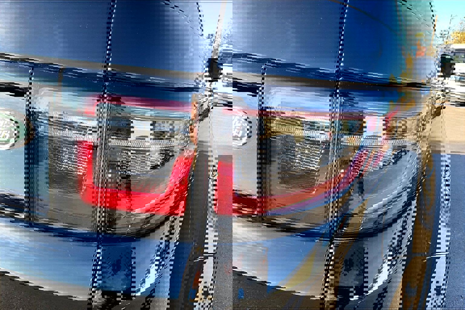 Used 2020 Land Rover Discovery Sport SE R-Dynamic image 23