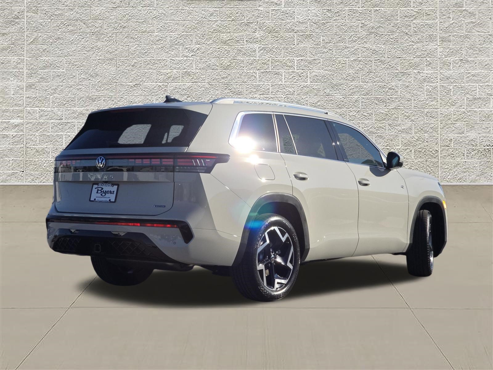 New 2027 Volkswagen Atlas SEL R-Line AWD/4WD image 7