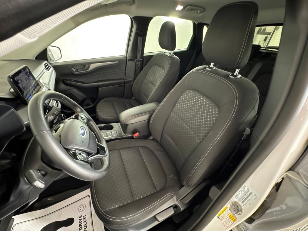 Used 2025 Ford Escape Active w/ Cold Weather Package AWD/4WD image 25