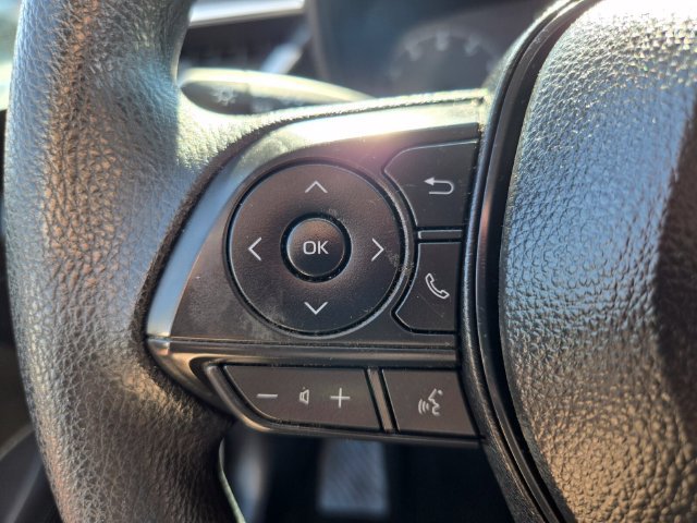 Used 2025 Toyota Corolla LE FWD image 32
