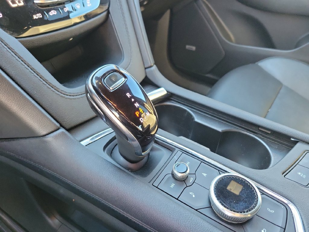 Used 2024 Cadillac XT6 Premium Luxury AWD/4WD image 33