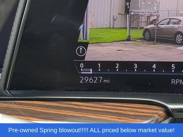 Used 2023 Cadillac Escalade Premium Luxury w/ Performance Package AWD/4WD image 30
