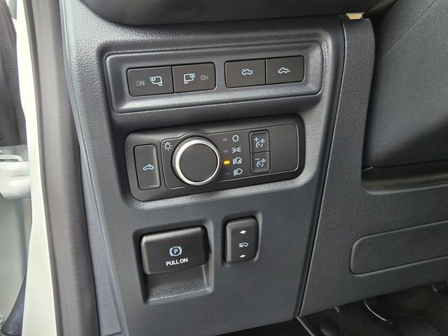 Used 2023 Ford F150 Lightning Platinum image 24