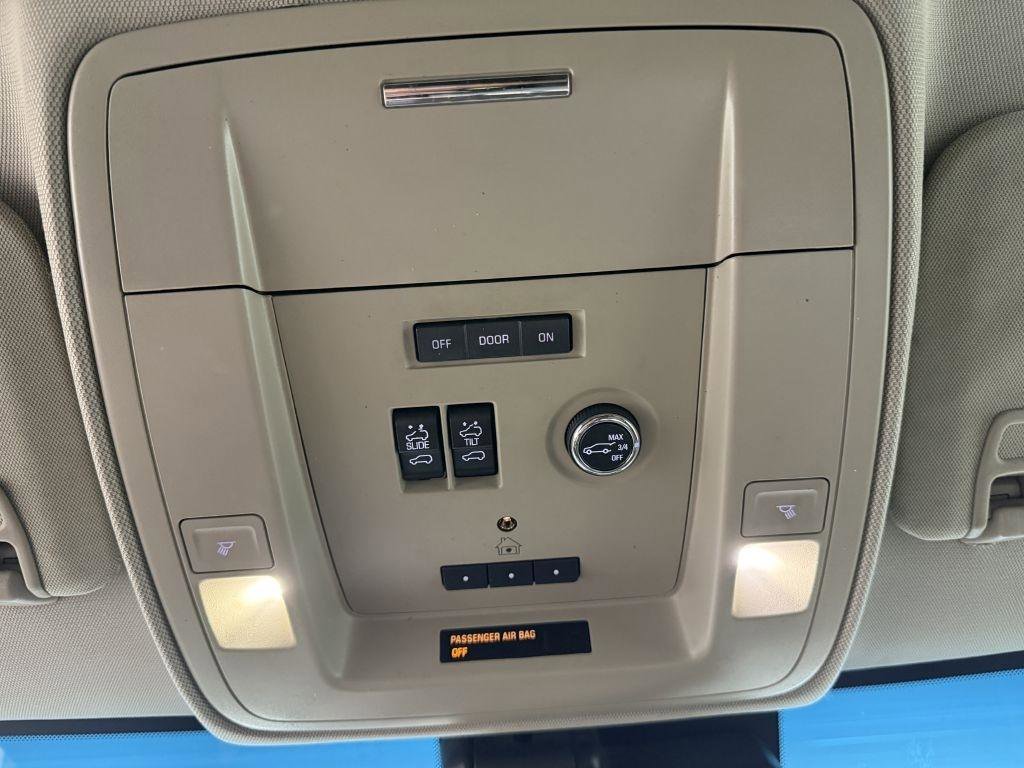Used 2015 Chevrolet Suburban LTZ image 29