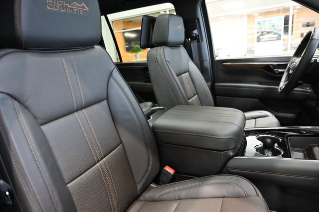 New 2026 Chevrolet Suburban High Country AWD/4WD image 10
