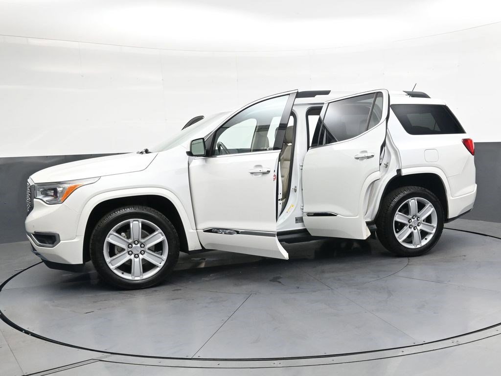 Used 2019 GMC Acadia Denali w/ Technology Package FWD image 35