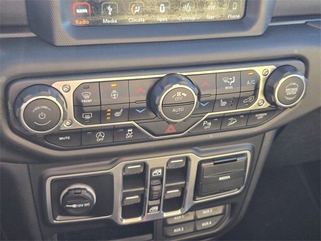 Used 2018 Jeep Wrangler Unlimited Sahara image 24