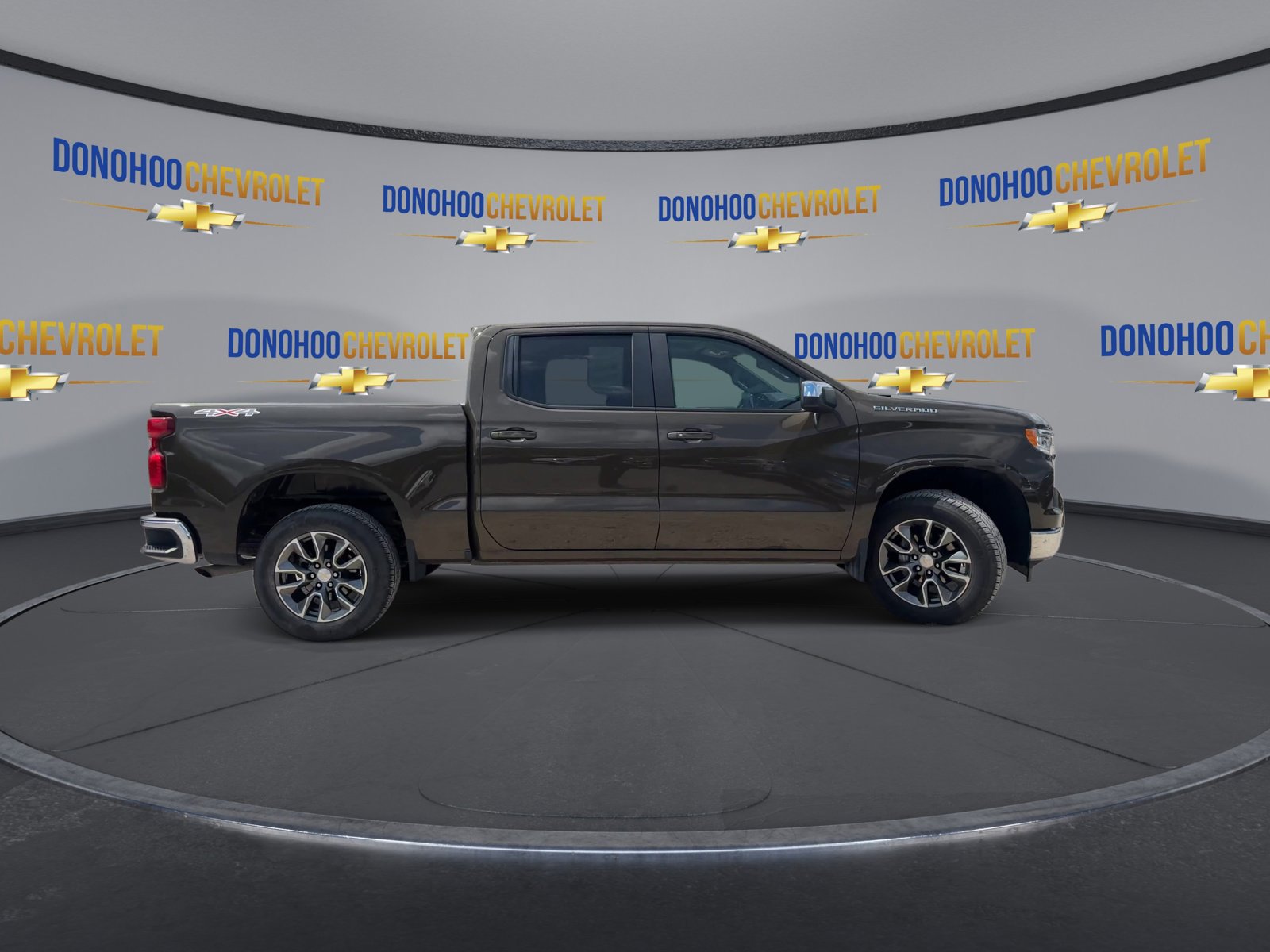Used 2023 Chevrolet Silverado 1500 LT AWD/4WD image 12