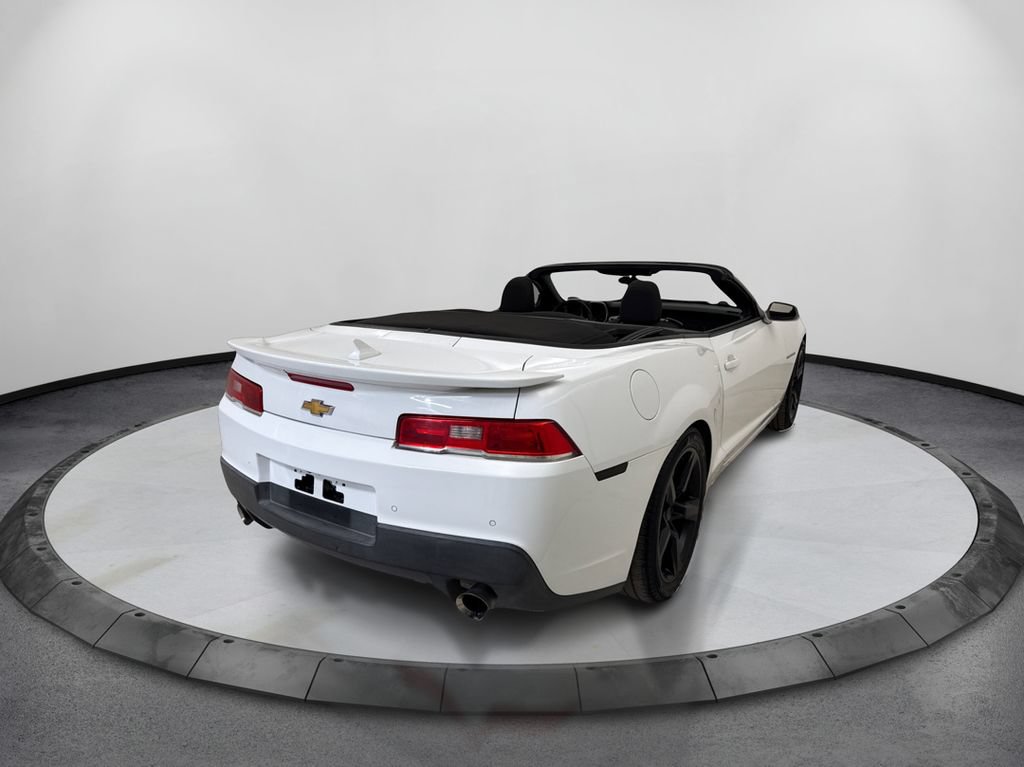 Used 2015 Chevrolet Camaro LT RWD image 5