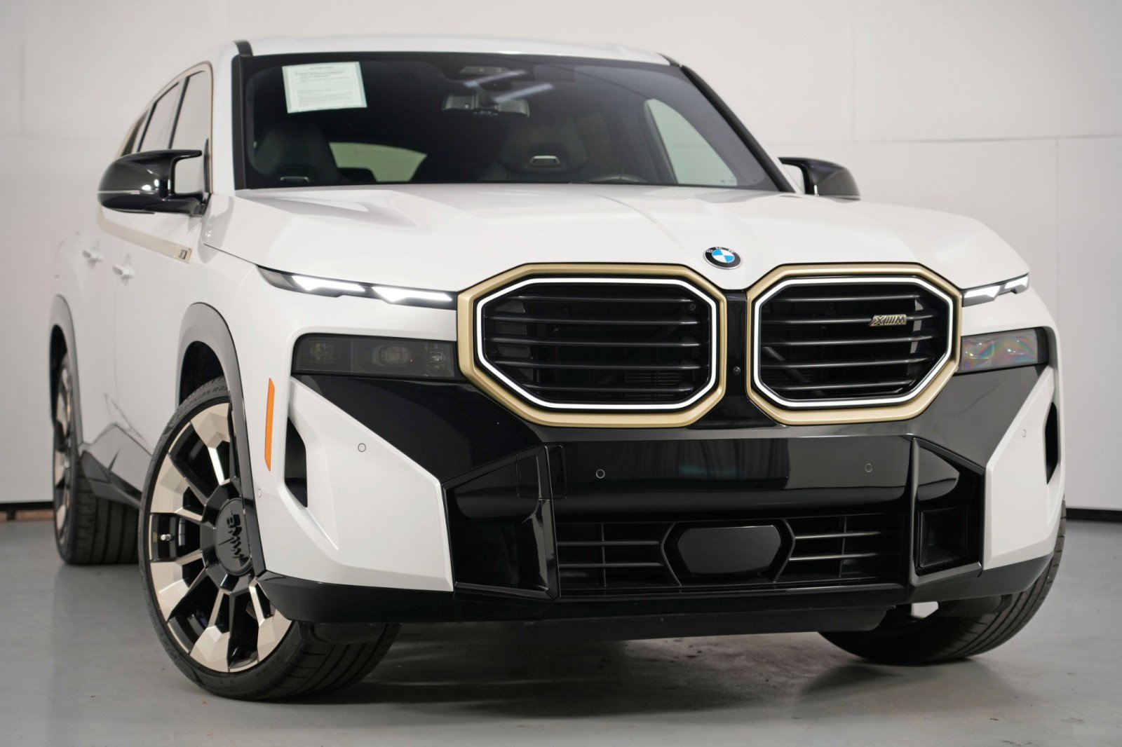 Used 2024 BMW XM AWD/4WD image 4