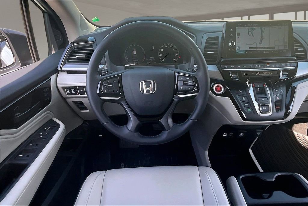 Certified 2025 Honda Odyssey Touring image 8