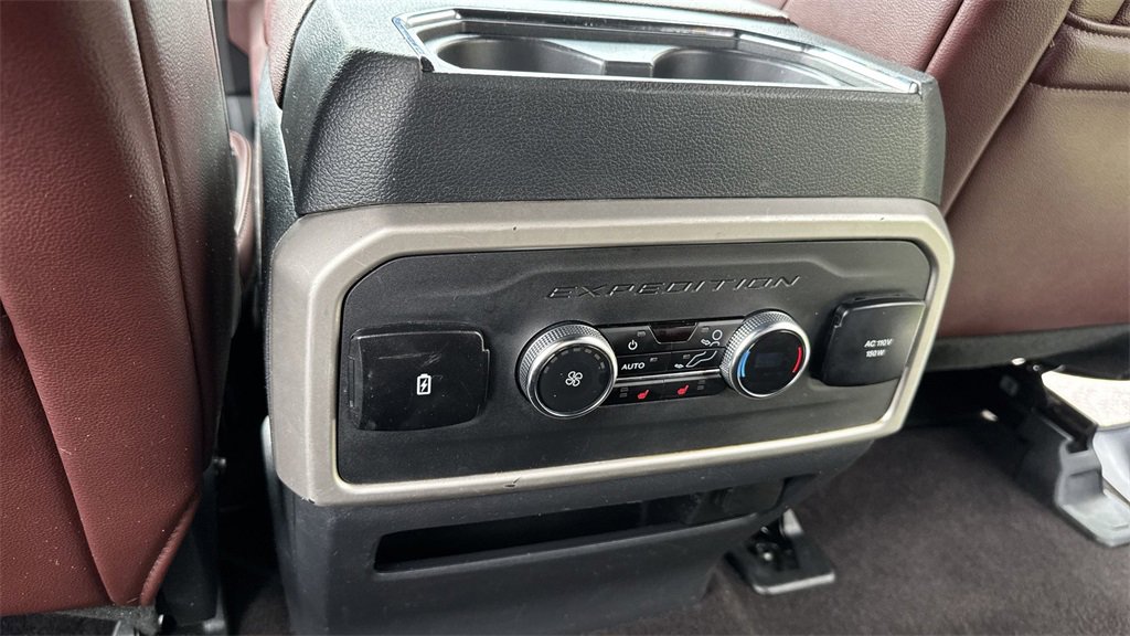 Used 2023 Ford Expedition Limited image 38