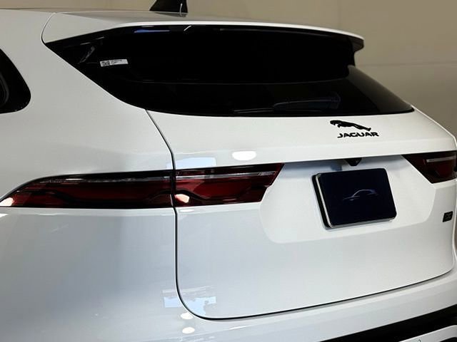 New 2026 Jaguar F-PACE R-Dynamic S image 16