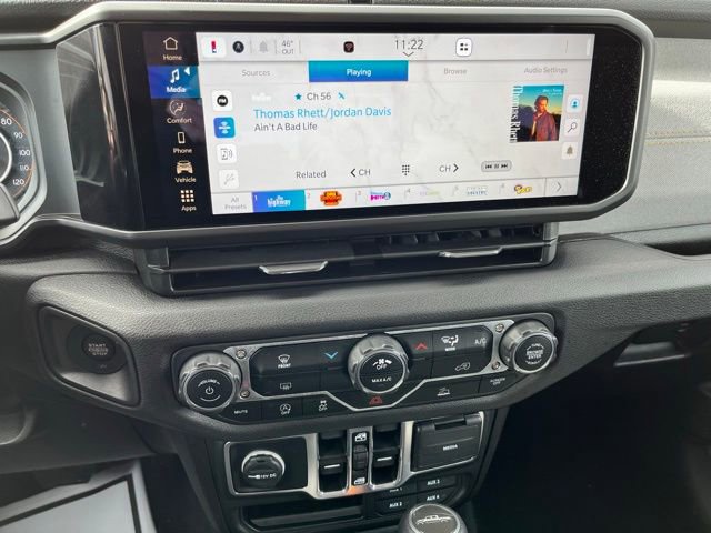 Used 2025 Jeep Gladiator Sport image 30