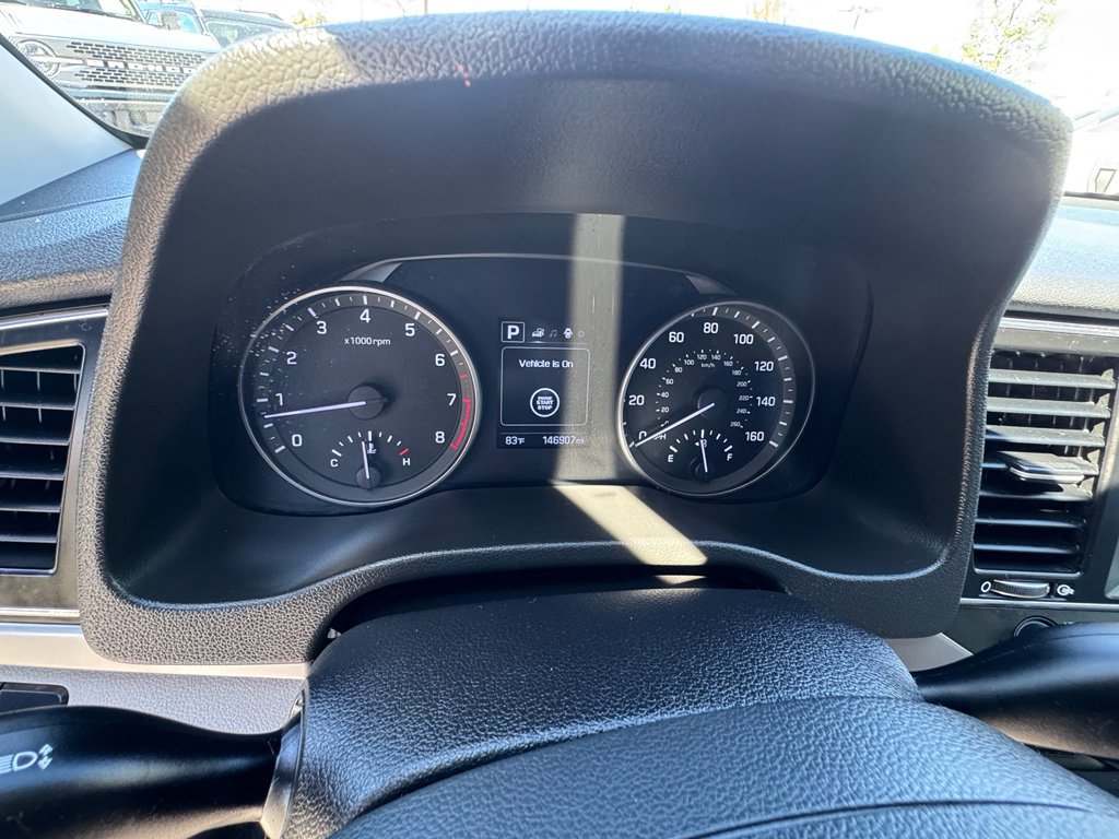 Used 2017 Hyundai Elantra Limited image 16