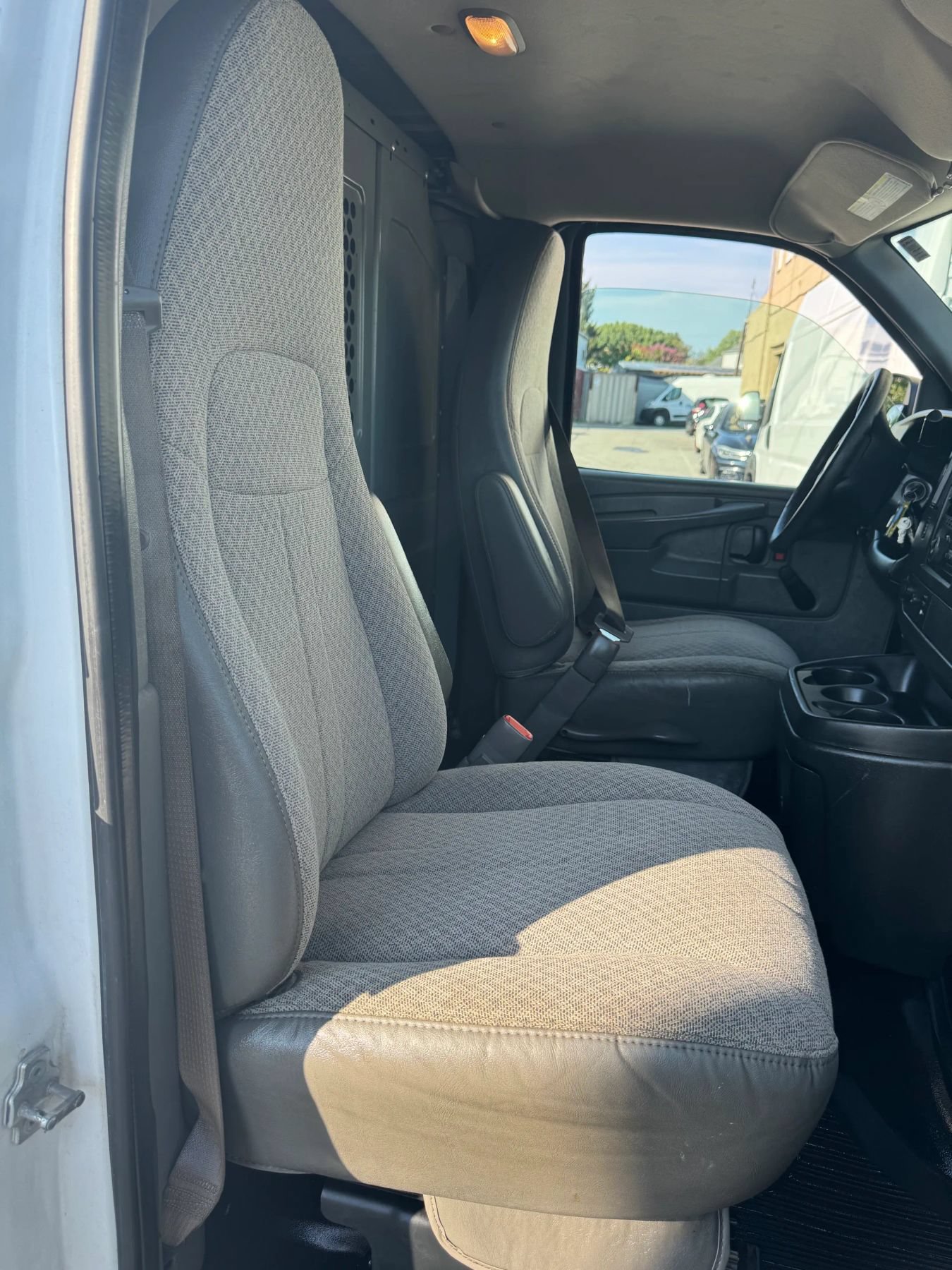 Used 2012 Chevrolet Express 2500 RWD image 9