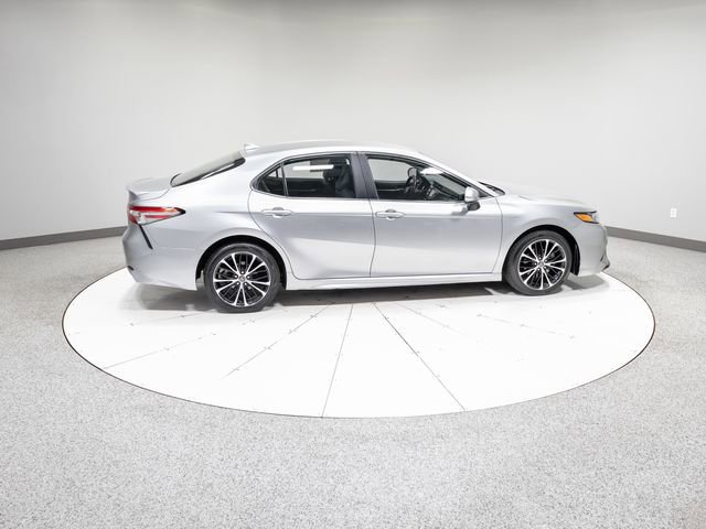 Used 2019 Toyota Camry SE FWD image 23