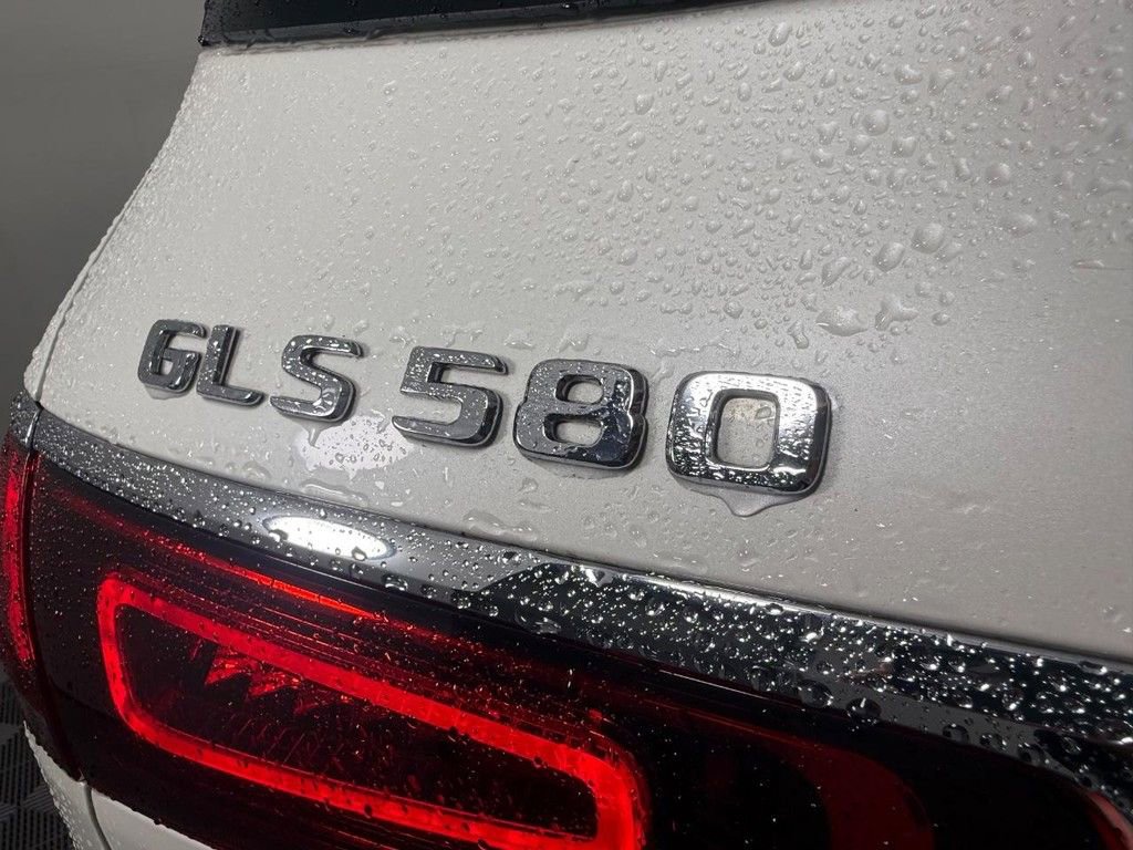 Used 2022 Mercedes-Benz GLS 580 4MATIC video 4