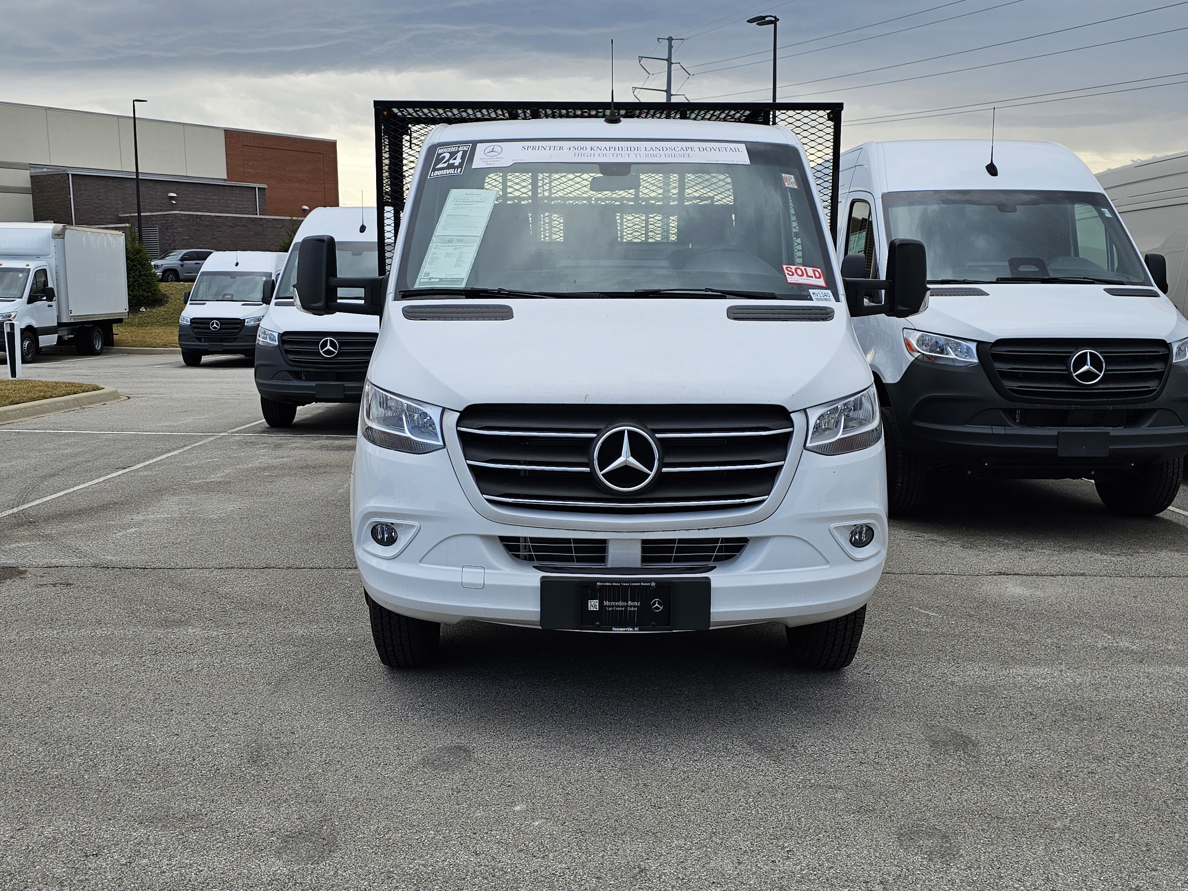 Used 2024 Mercedes-Benz Sprinter 4500 image 2