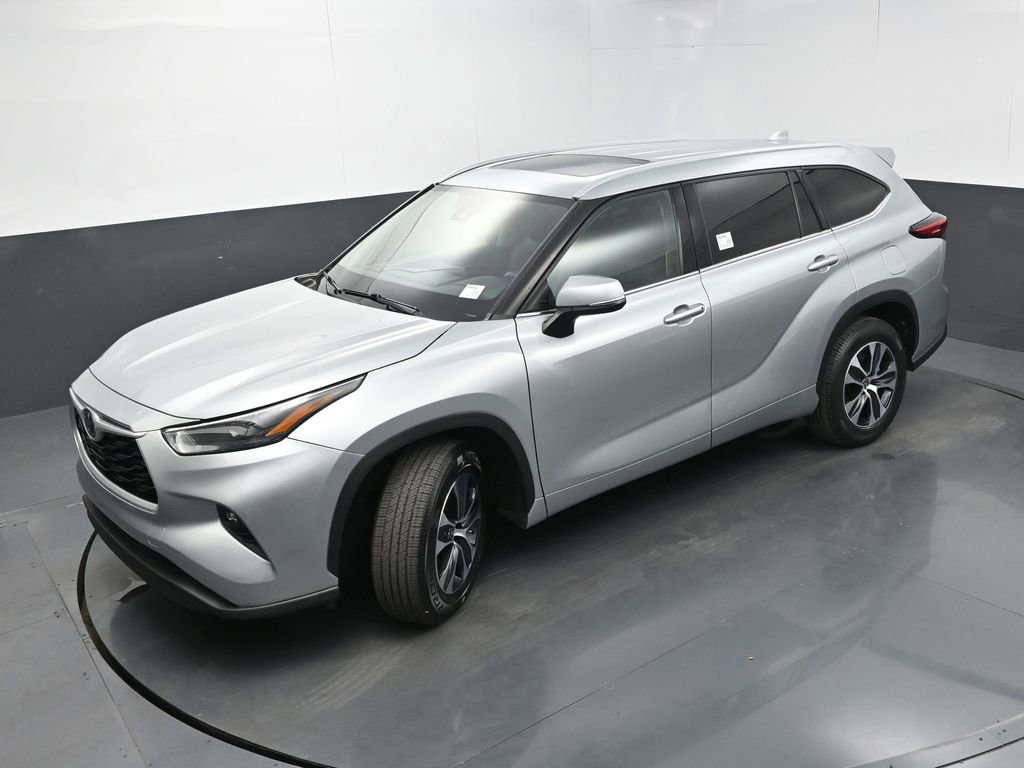 Used 2022 Toyota Highlander XLE image 35