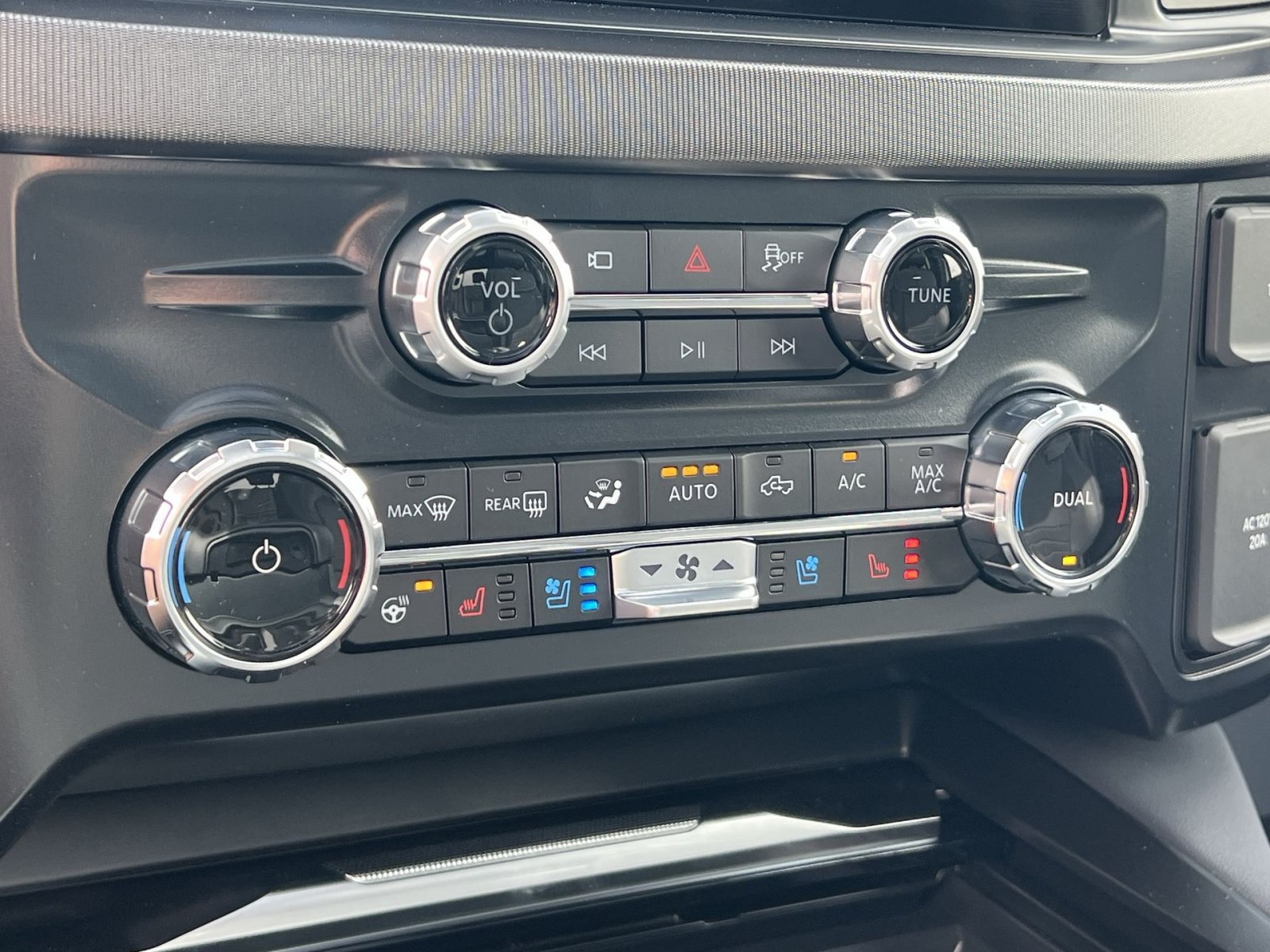 New 2026 Ford F350 Platinum AWD/4WD image 21