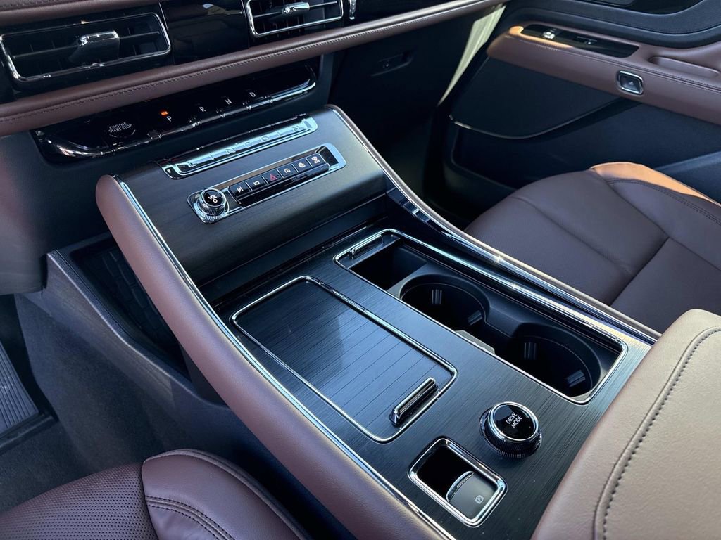 New 2026 Lincoln Aviator Reserve AWD/4WD image 26